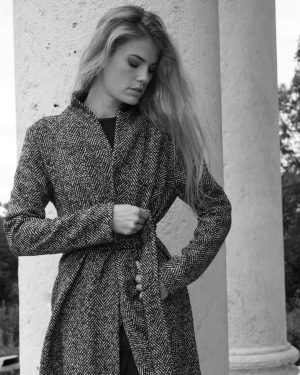 Klassischer Wollmantel mit Gürtel